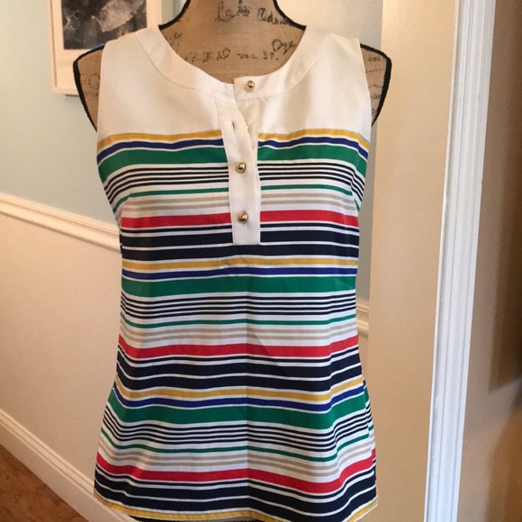 Great looking banana republic top, medium❤️💙🧡 - Picture 6 of 7